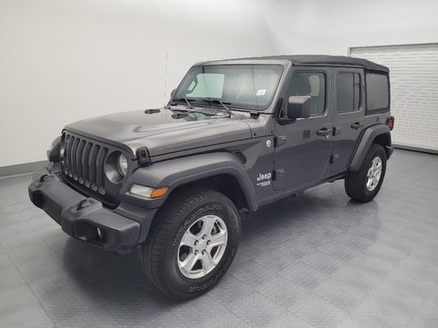 Used 2019 Jeep Wrangler Unlimited Sport S AWD/4WD image 2