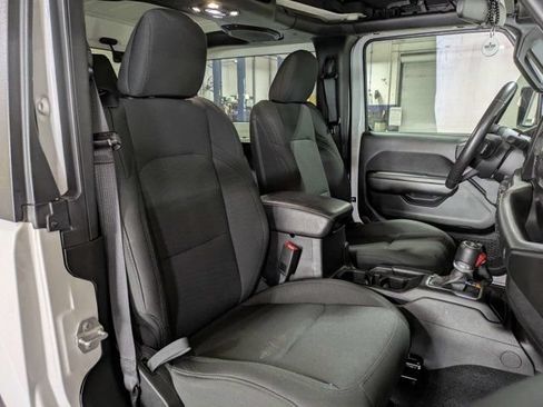 Used 2020 Jeep Wrangler Sport AWD/4WD image 15