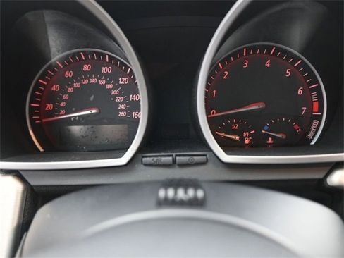 Used 2005 BMW Z4 2.5i image 2