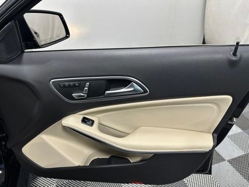 Used 2018 Mercedes-Benz GLA 250 4MATIC image 30