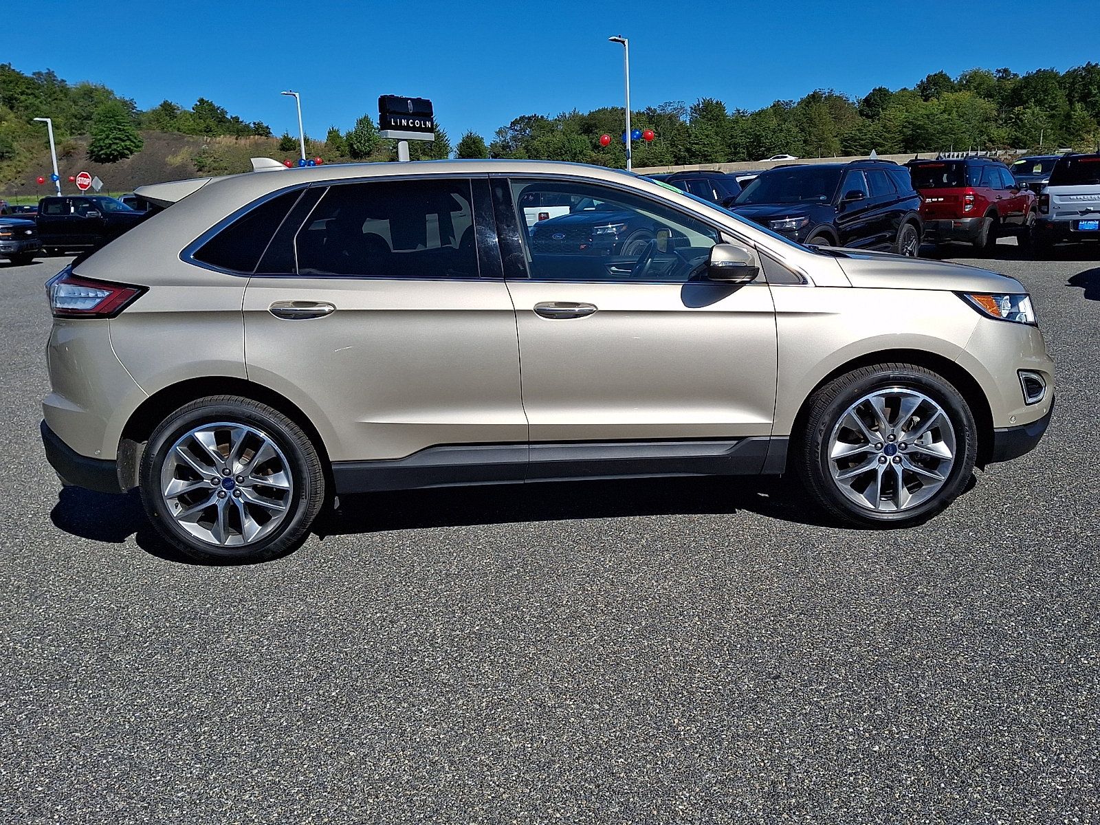 Used 2018 Ford Edge Titanium w/ Equipment Group 302A AWD/4WD image 8