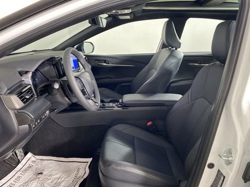 Used 2025 Toyota Camry XSE FWD image 18