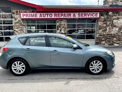 Used 2012 MAZDA MAZDA3 i Grand Touring w/ Tech Pkg FWD image 8