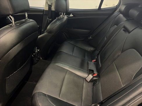 Used 2018 Kia Stinger Premium image 27