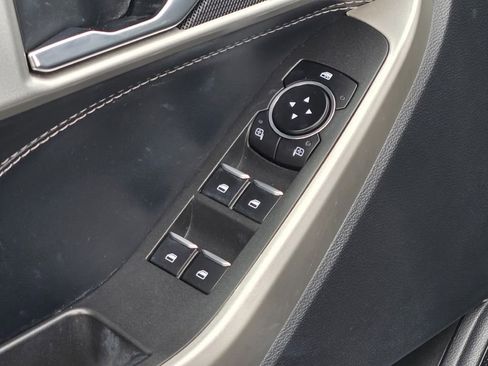 Used 2022 Ford Explorer XLT w/ Equipment Group 202A image 21