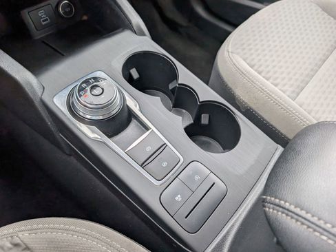 Used 2021 Ford Escape SE image 8