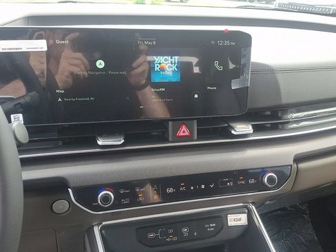 New 2026 Kia Carnival EX FWD image 8