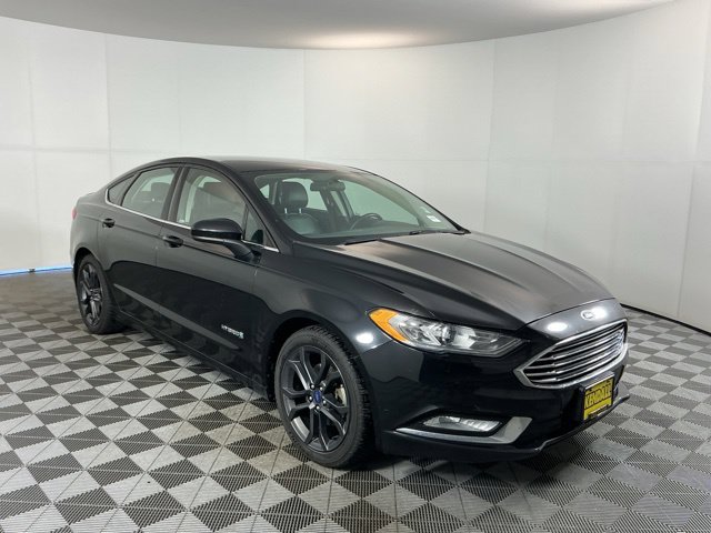 Used 2018 Ford Fusion SE w/ Equipment Group 601A FWD image 3