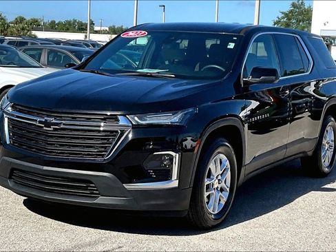Used 2023 Chevrolet Traverse LS FWD image 9