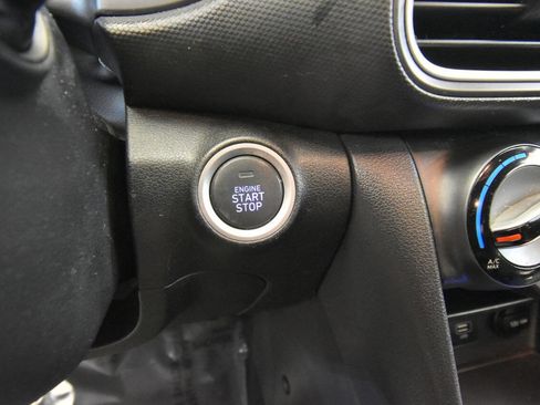 Used 2020 Hyundai Kona SEL AWD/4WD image 34