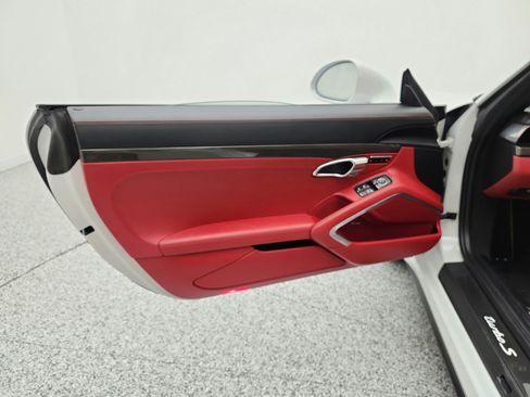 Used 2016 Porsche 911 4 Cabriolet AWD/4WD image 18