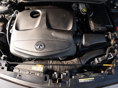 Used 2018 INFINITI QX30 Premium w/ Navigation Package AWD/4WD image 31