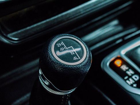 Used 2018 Jeep Wrangler Unlimited Sport S image 18