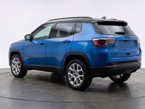 Used 2025 Jeep Compass Limited AWD/4WD image 6