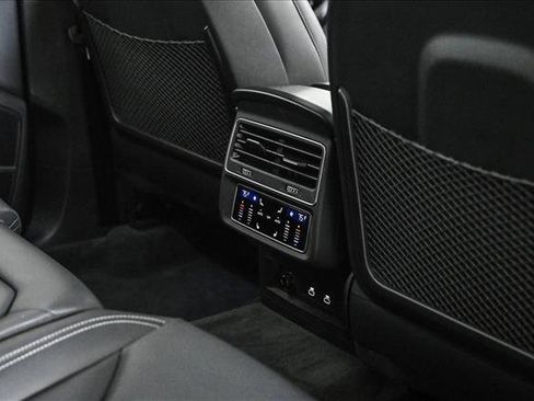 Certified 2025 Audi Q8 Prestige image 18