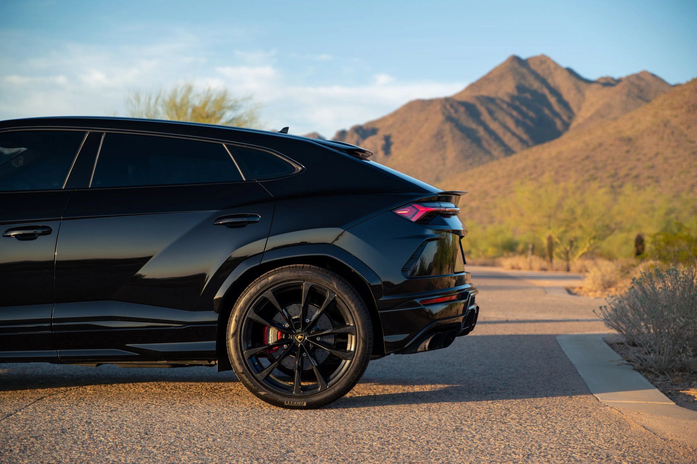 Used 2021 Lamborghini Urus AWD/4WD image 8