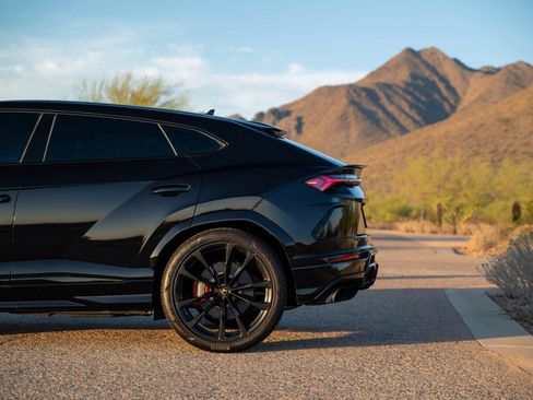 Used 2021 Lamborghini Urus AWD/4WD image 8