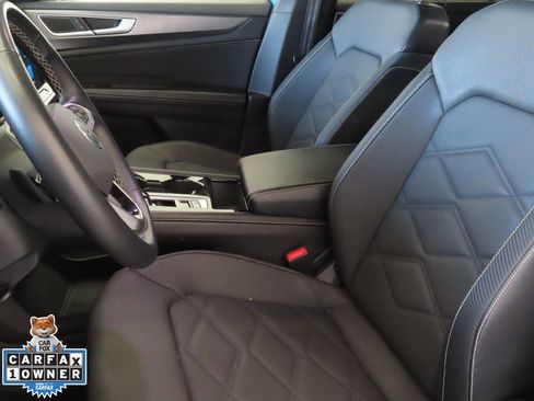 Used 2024 Volkswagen Atlas Cross Sport SE image 12