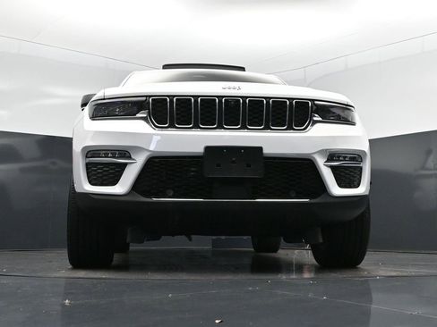 Used 2024 Jeep Grand Cherokee Limited w/ Luxury Tech Group II image 47