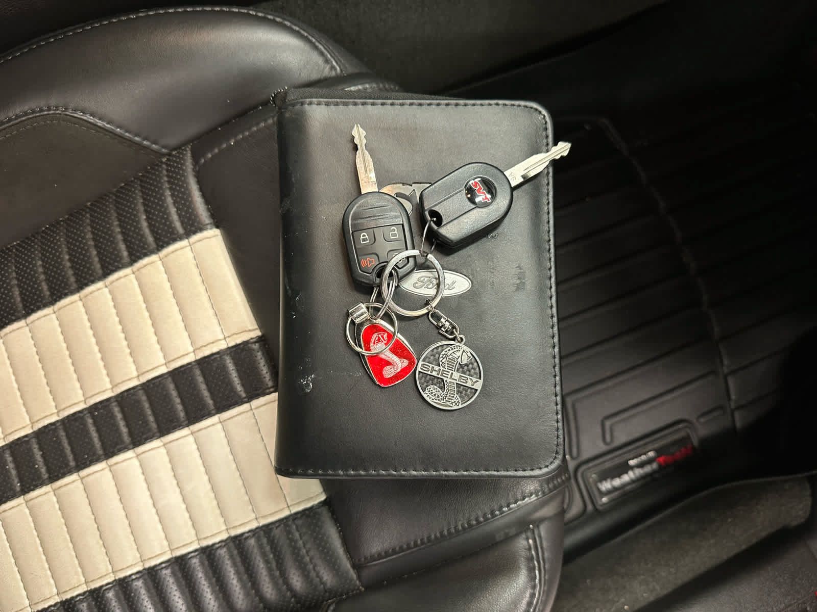 Used 2013 Ford Mustang Shelby GT500 RWD image 33