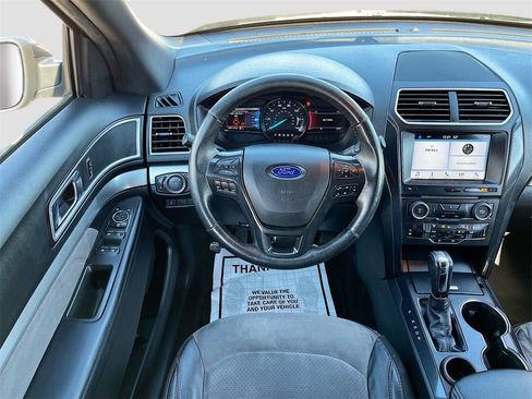Used 2017 Ford Explorer XLT w/ Equipment Group 202A image 21
