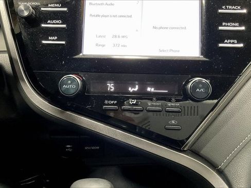 Used 2019 Toyota Camry SE image 32
