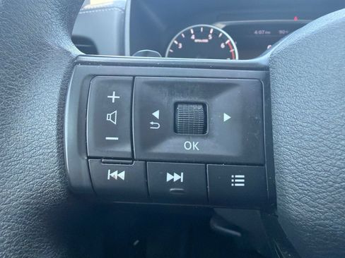 Used 2025 Nissan Rogue S FWD image 20