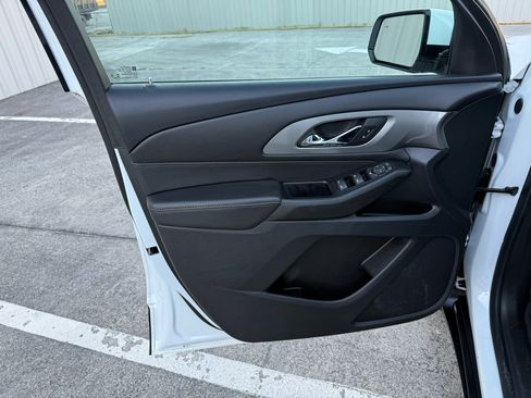 Used 2019 Chevrolet Traverse LT image 19