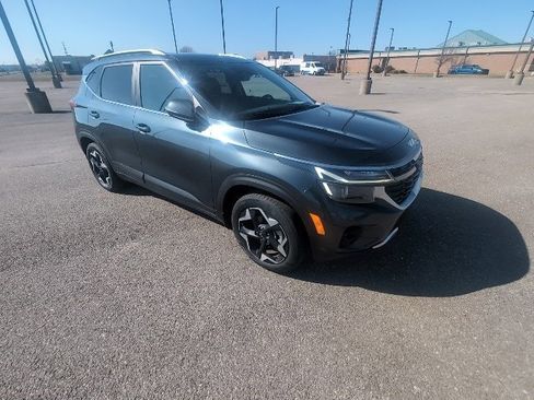 Used 2024 Kia Seltos EX image 1