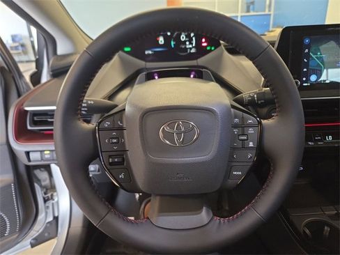 Used 2025 Toyota Prius Plug-In Hybrid image 14