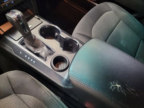 Used 2016 Ford Explorer XLT image 26