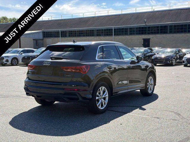 Used 2024 Audi Q3 2.0T Premium w/ Convenience Package AWD/4WD image 6