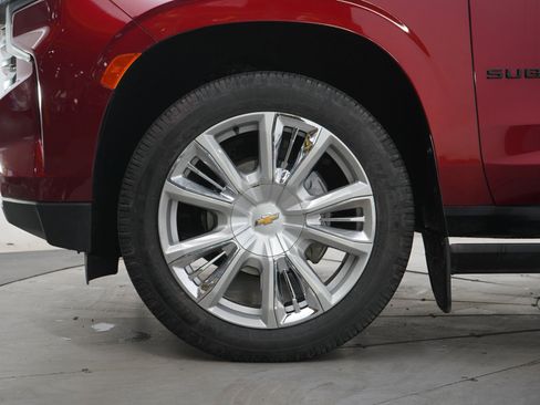 Used 2021 Chevrolet Suburban High Country w/ Premium Package AWD/4WD image 37
