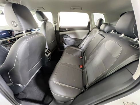 Used 2022 Volkswagen Taos SE image 24