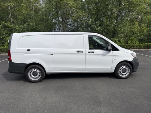Used 2018 Mercedes-Benz Metris image 4
