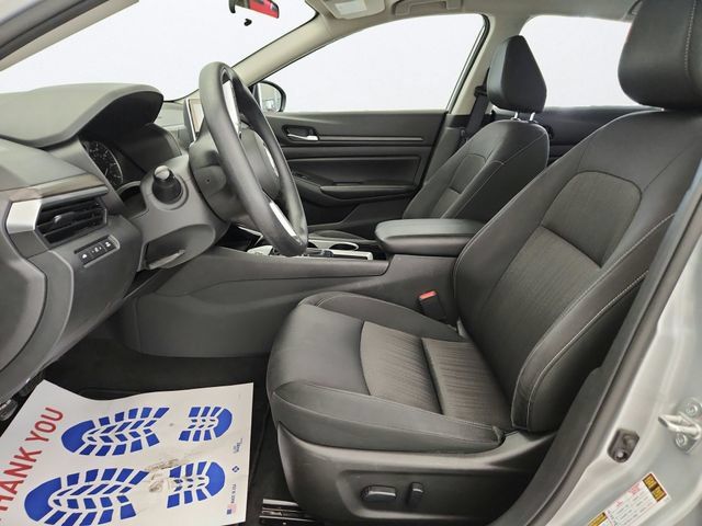 Used 2024 Nissan Altima 2.5 SV FWD image 11