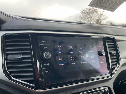 Used 2022 Volkswagen Atlas SE image 27