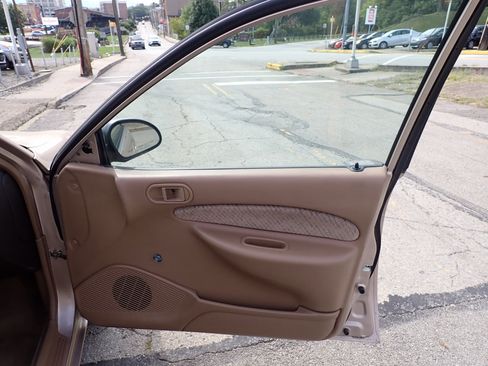 Used 1997 Ford Escort LX image 26
