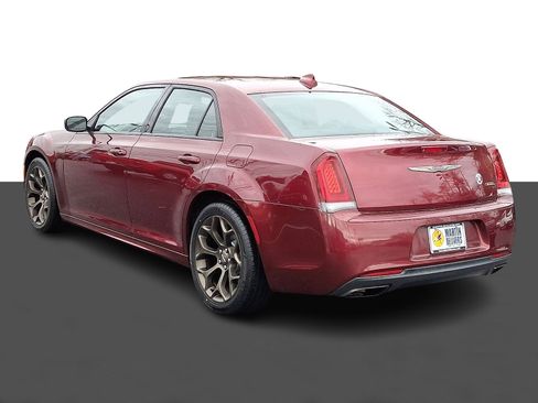 Used 2019 Chrysler 300 S w/ 300S Alloy Package image 4