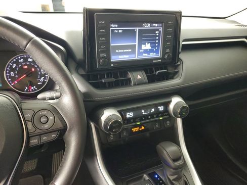 Used 2022 Toyota RAV4 XLE w/ Convenience Package image 17