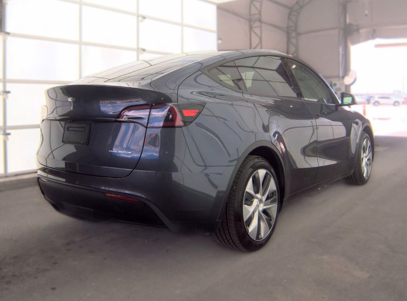 Used 2023 Tesla Model Y Long Range AWD/4WD image 4