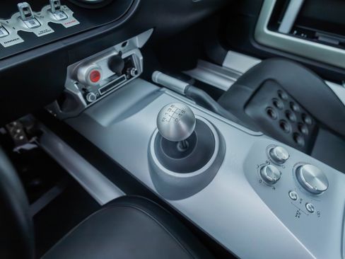 Used 2006 Ford GT RWD image 62