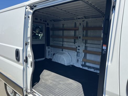 Used 2025 RAM ProMaster 2500 w/ U-Haul Equipment Group FWD image 35