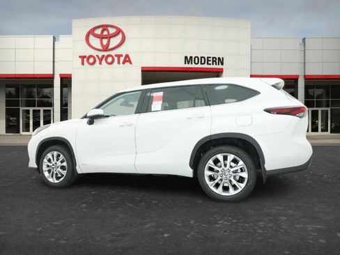 New 2026 Toyota Highlander Limited AWD/4WD image 19