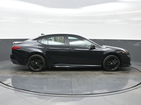 Used 2025 Toyota Camry SE image 7