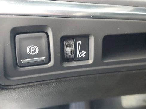 Used 2023 Cadillac XT5 Luxury image 12