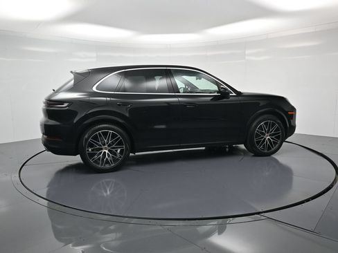 Certified 2026 Porsche Cayenne AWD/4WD image 31