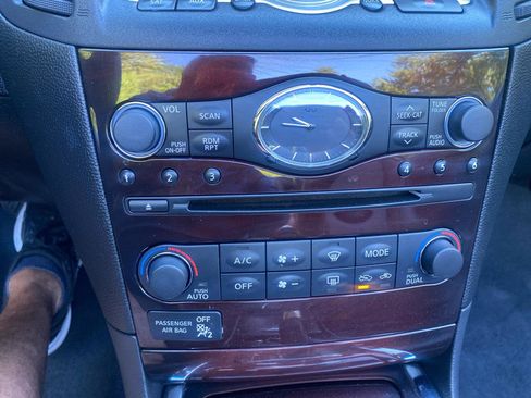 Used 2013 INFINITI G37 Convertible w/ Premium Pkg RWD image 16