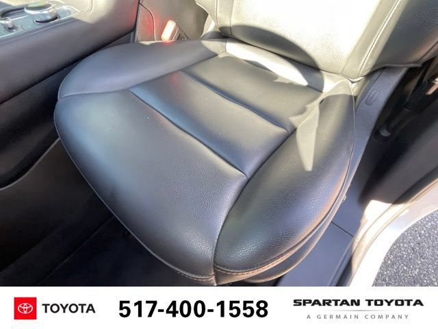 Used 2022 Cadillac XT4 Sport w/ Enhanced Visibility Package AWD/4WD image 22