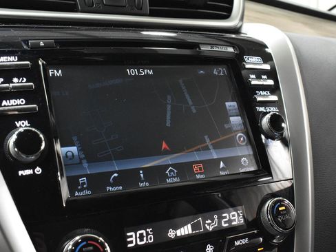 Used 2018 Nissan Murano Platinum image 16